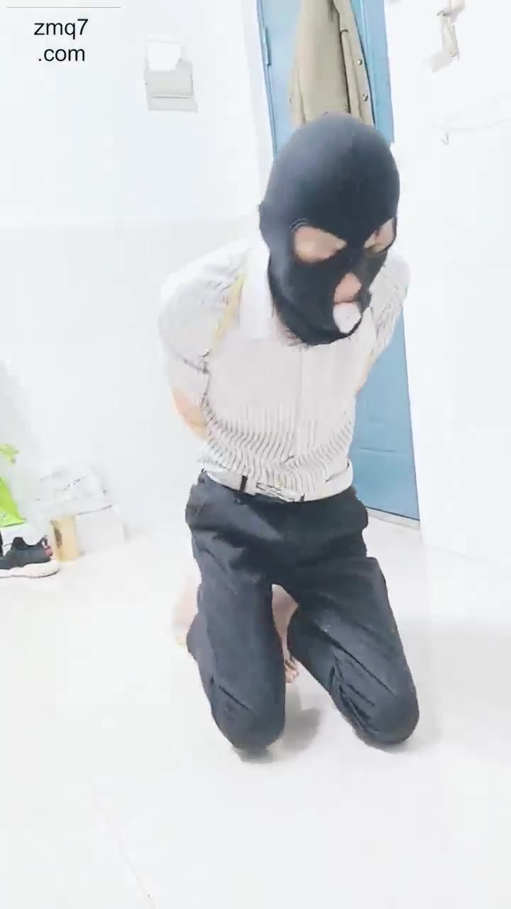 美娜格格 膝盖顶裆