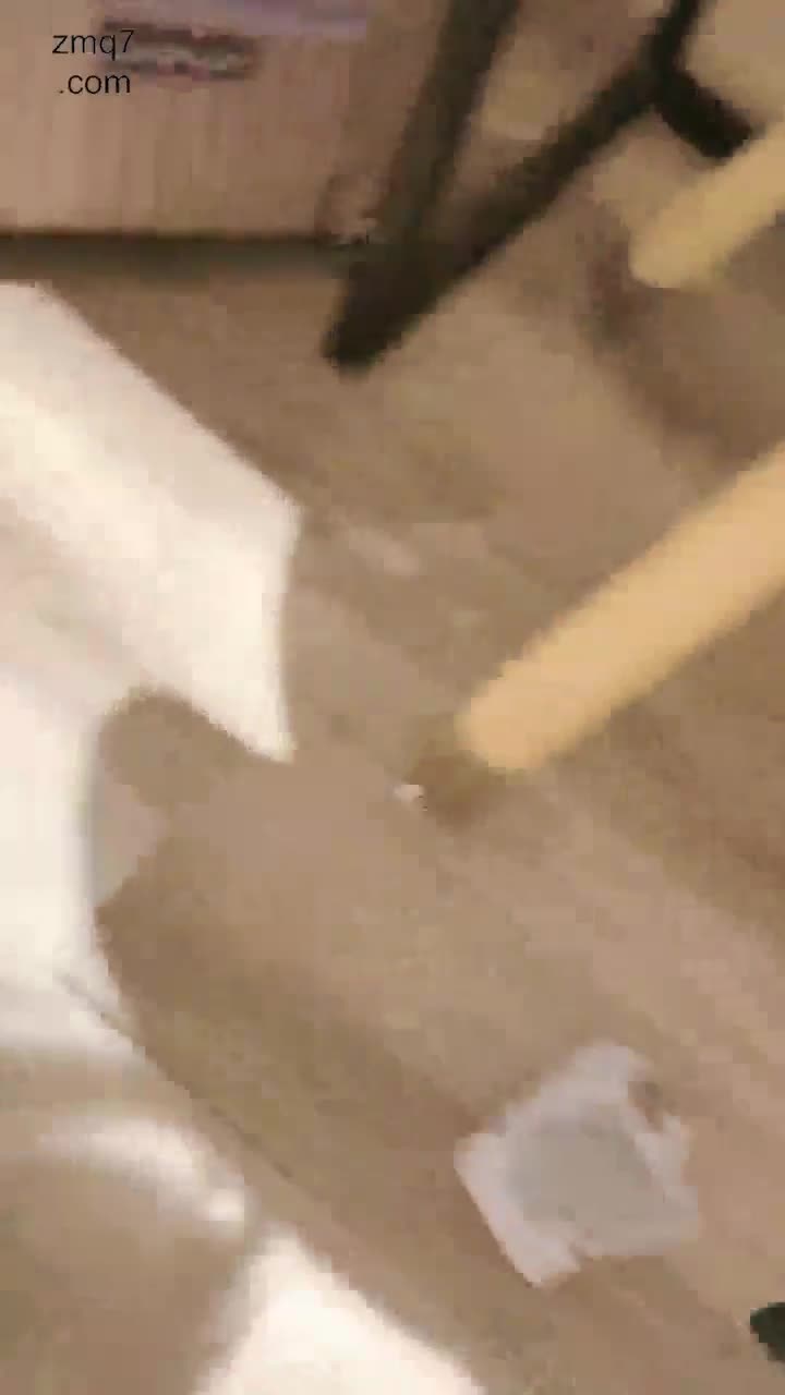 芊兮殿下 求着我踩他
