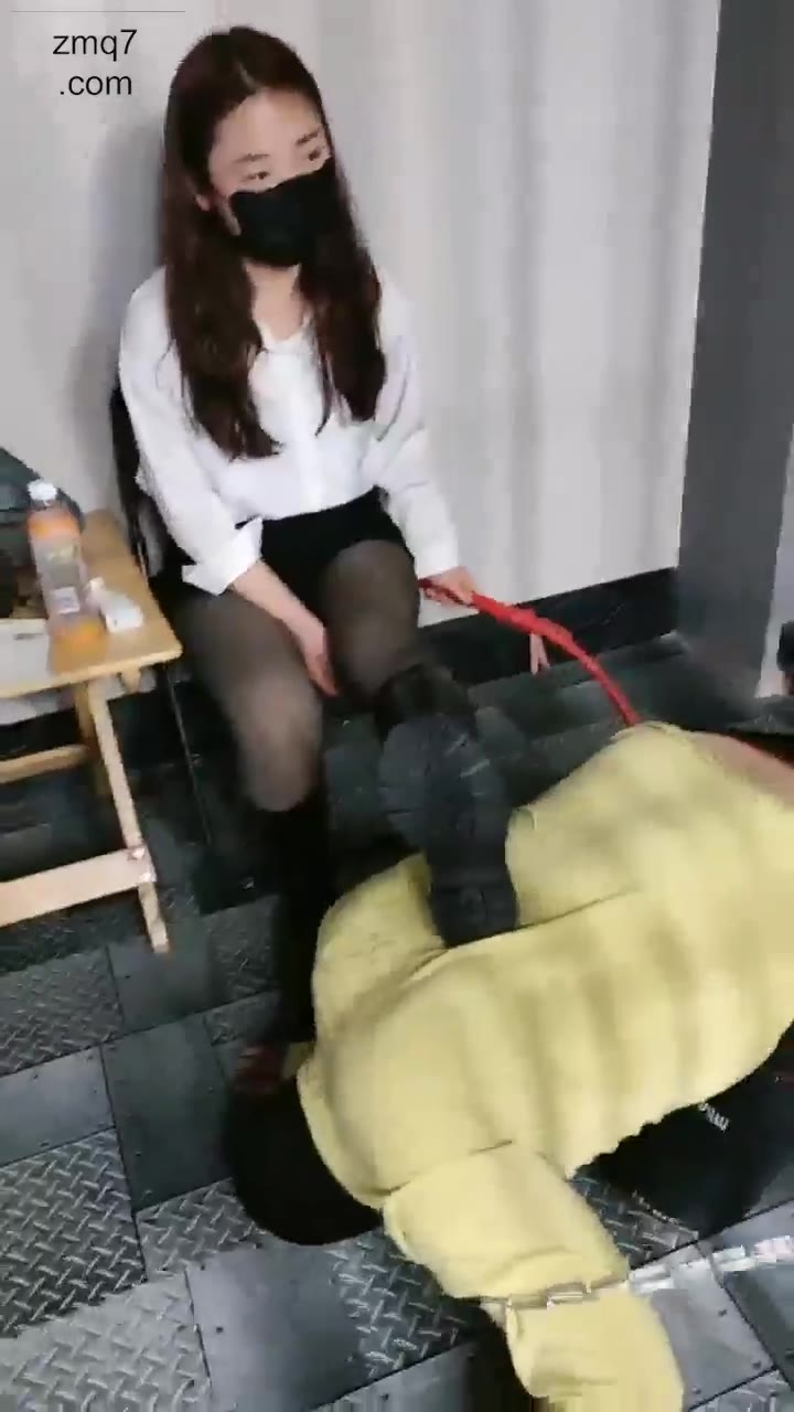 语阳 骑马加三百小皮鞭