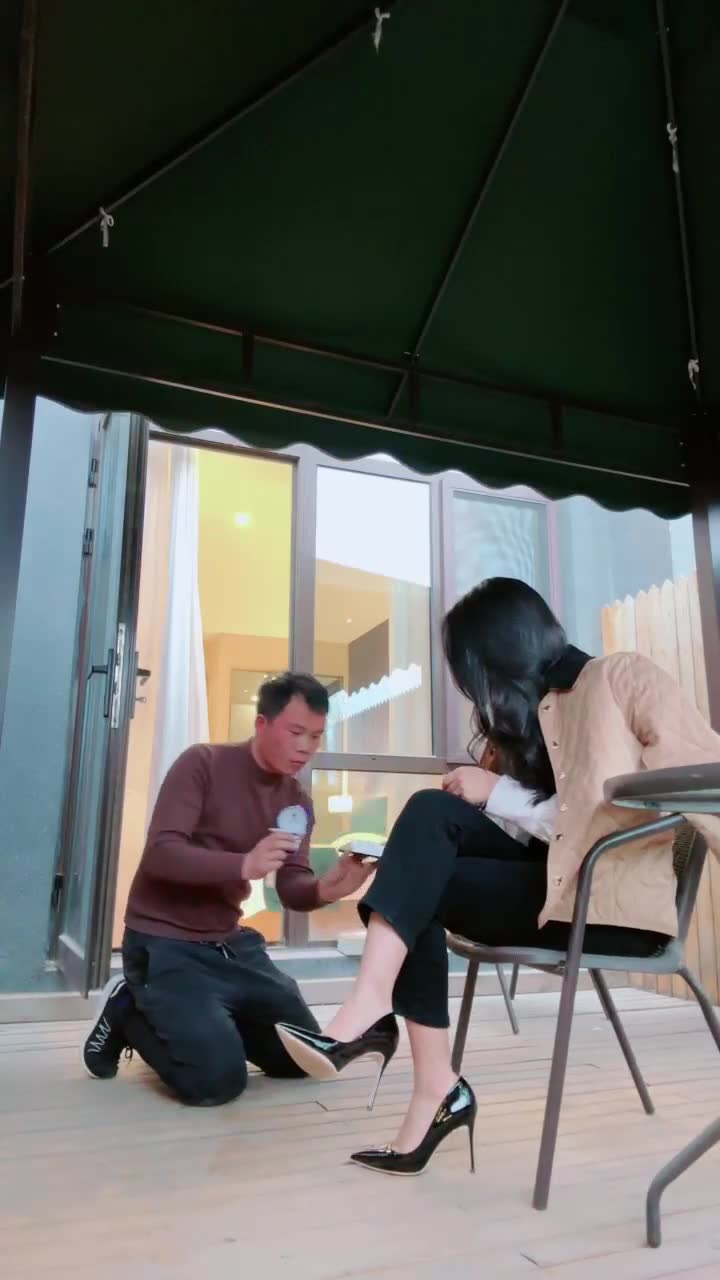琳琳 耳光 脚喂食