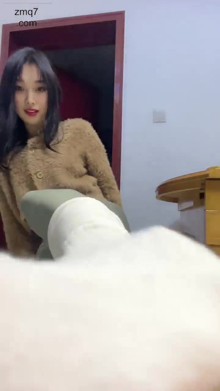 田甜圈 臀下 交给我