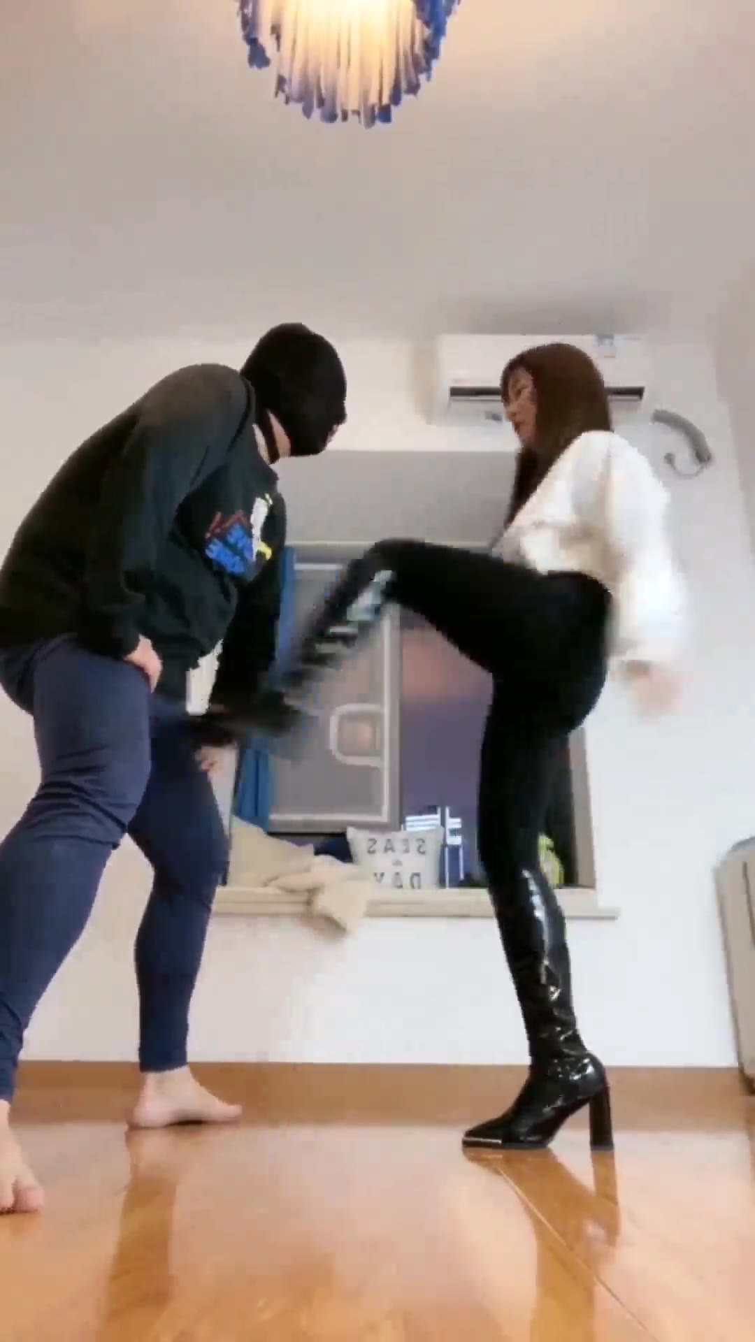 月月 过膝高筒靴踢裆