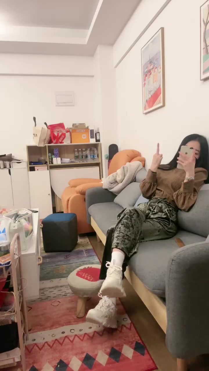 奈奈 暴力惩罚犯错的贱货