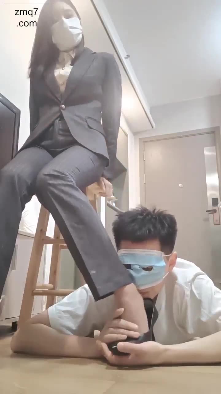 梵高 御姐的调教 库里丝