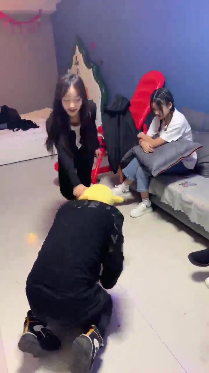 与精神小妹的那些事 被社会女青年暴打