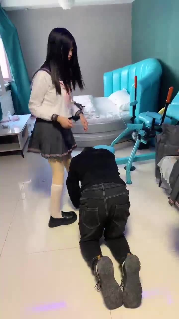 与精神小妹的那些事 JK学妹霸凌皮卡丘