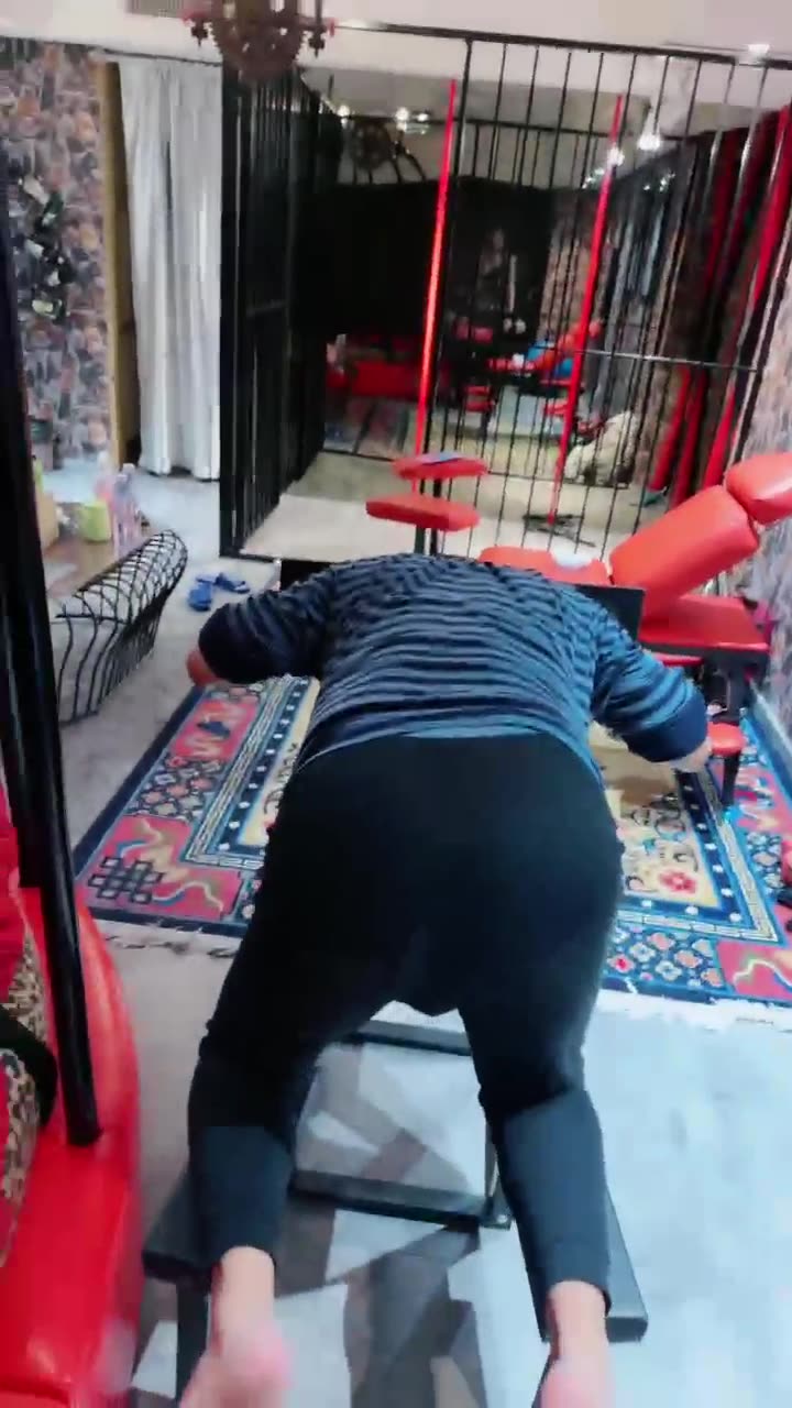艾琳 上课了 折磨脚奴