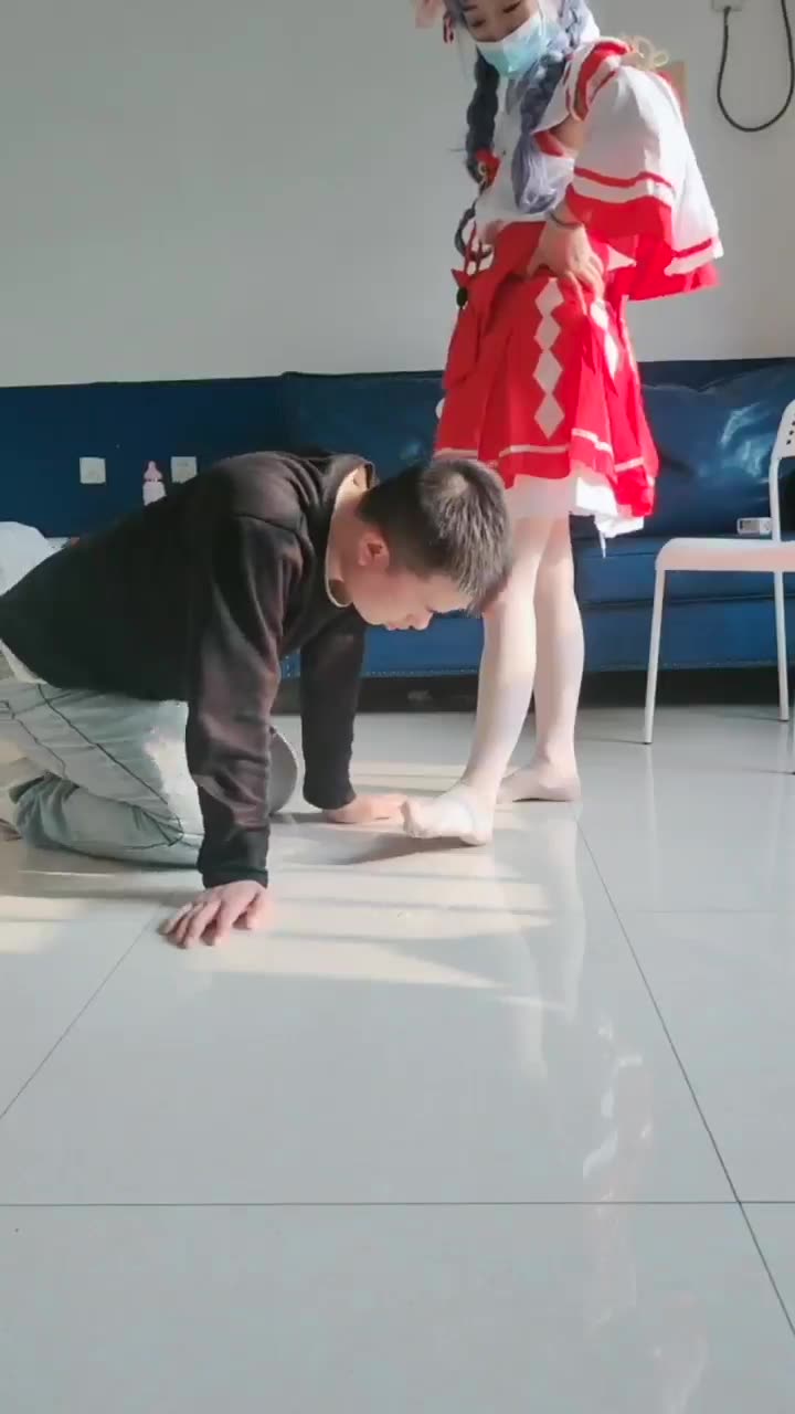 重庆第一帅男神 18岁青春女高上课 第二场
