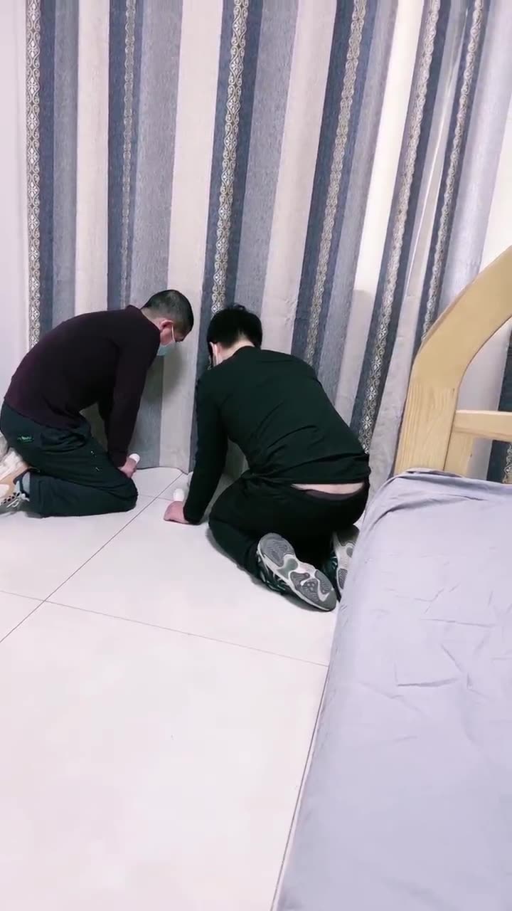 罗宾 互相喂粑粑