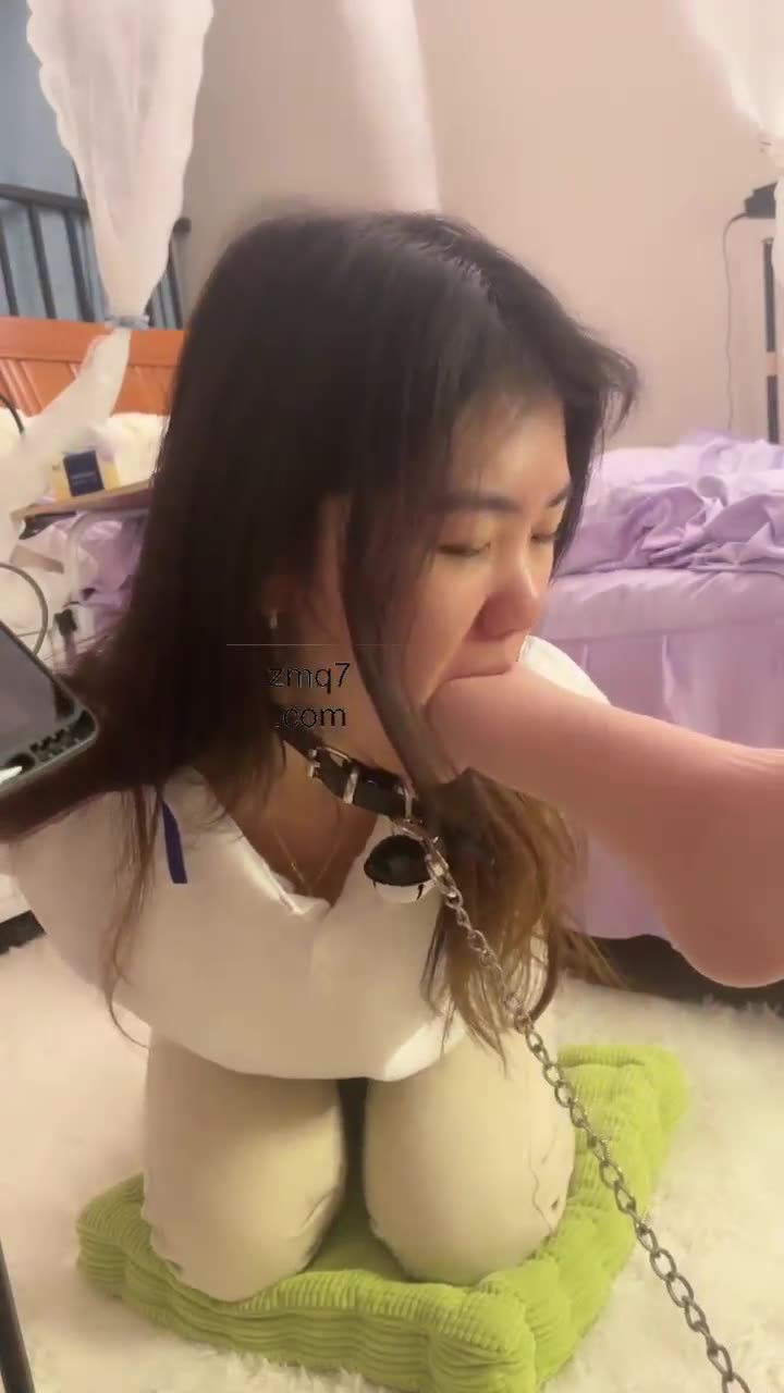 橘子没熟 调教 高中女同学来家里了