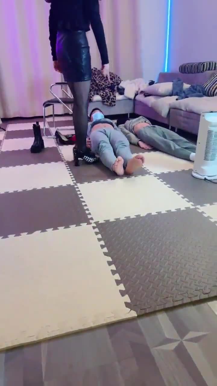 伊晨 踩踩踩
