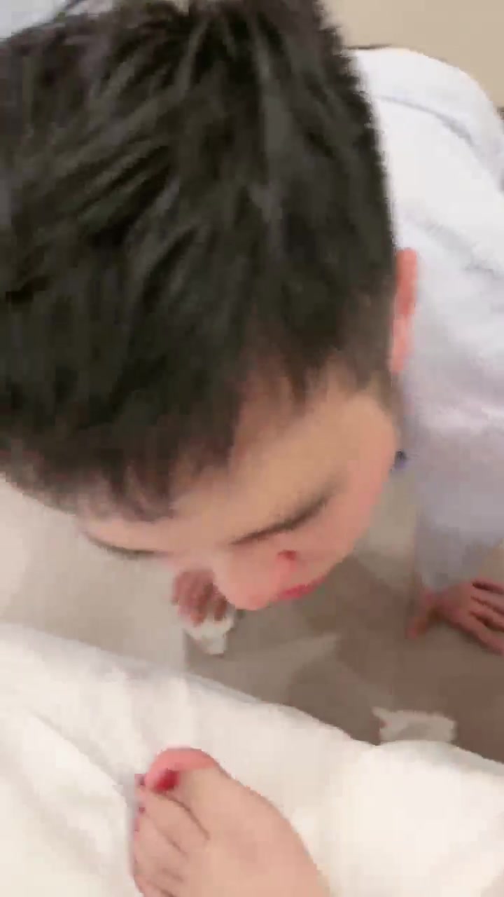 桃幼幼 圣水泡面