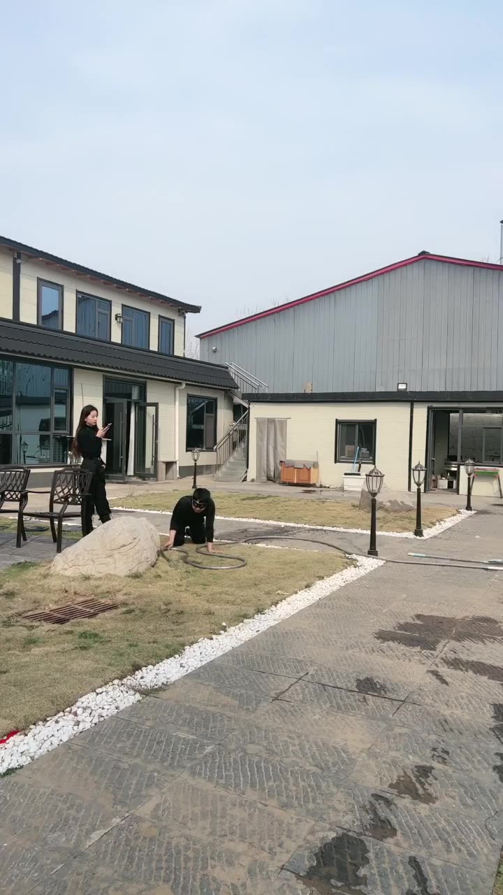 沅芷 户外调教 爆踹