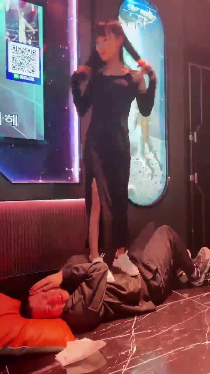 与精神小妹的那些事 双S歌厅里调教