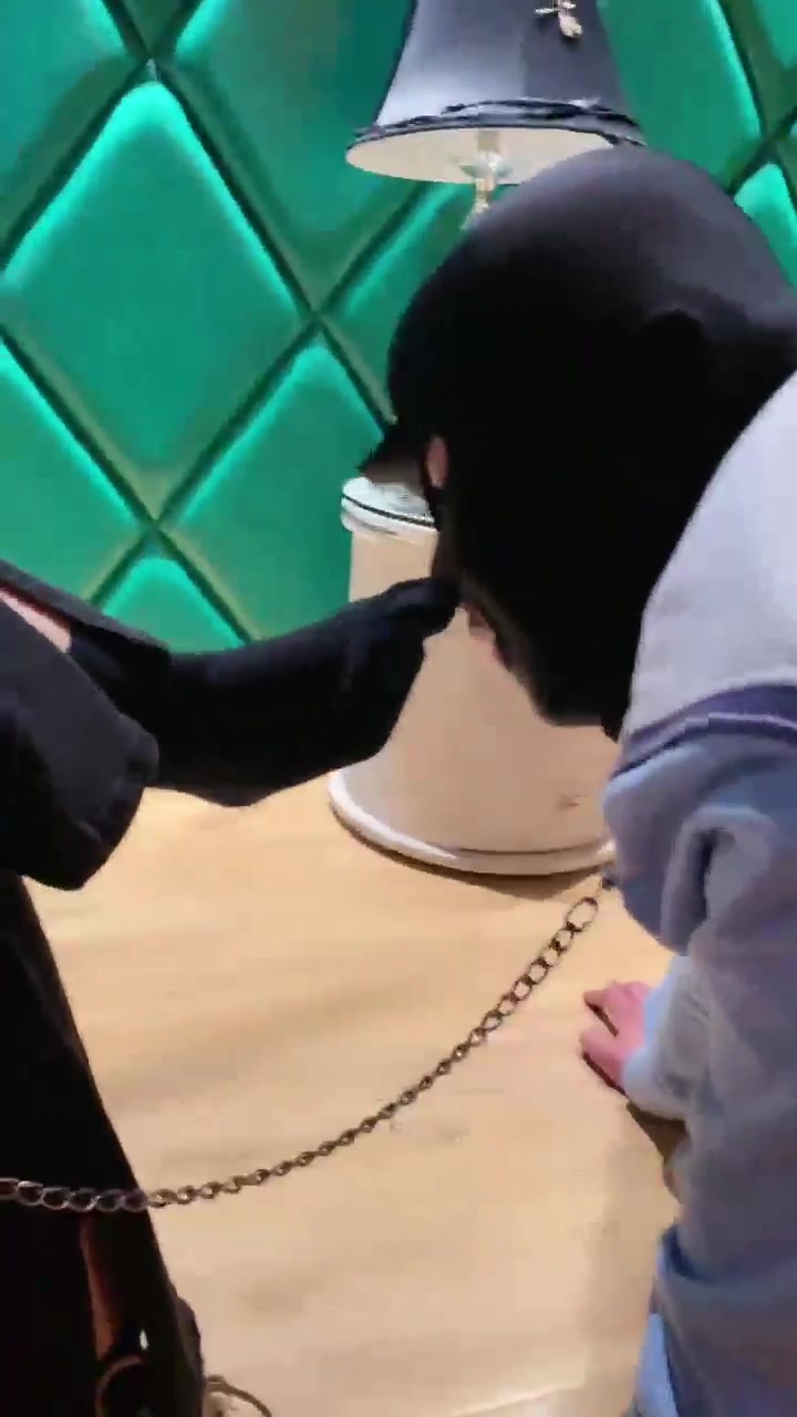 Q月 进来玩玩