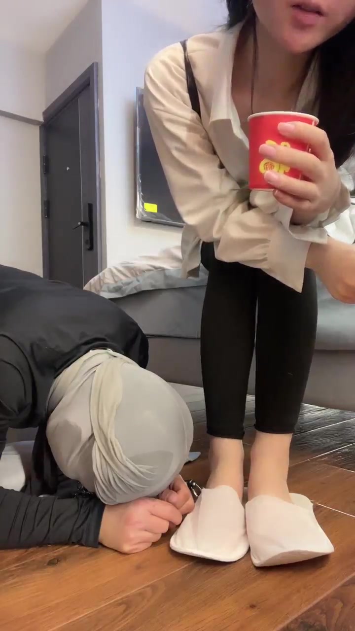 暴躁小溪 大叔主动磕头