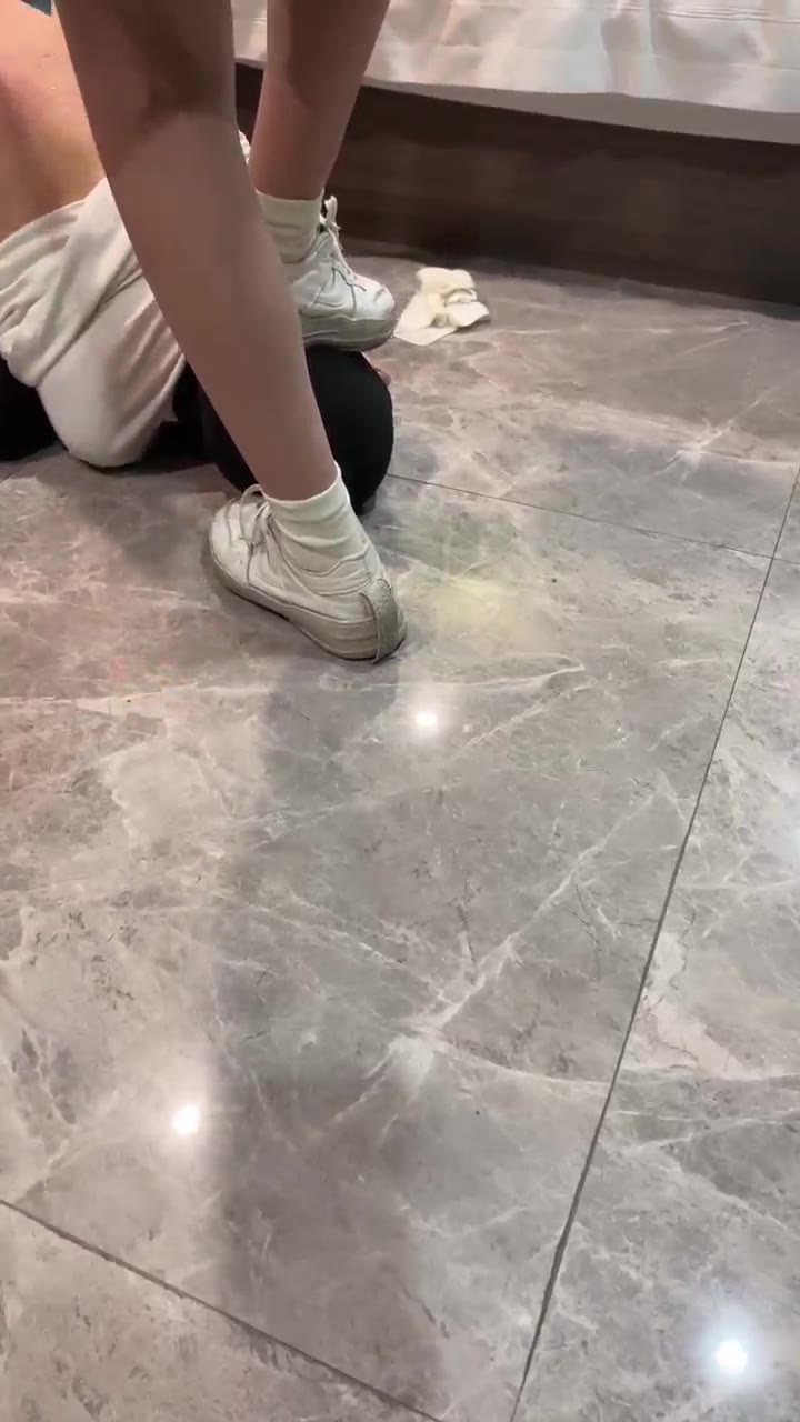 伊妮 一个脚奴的高级挑战