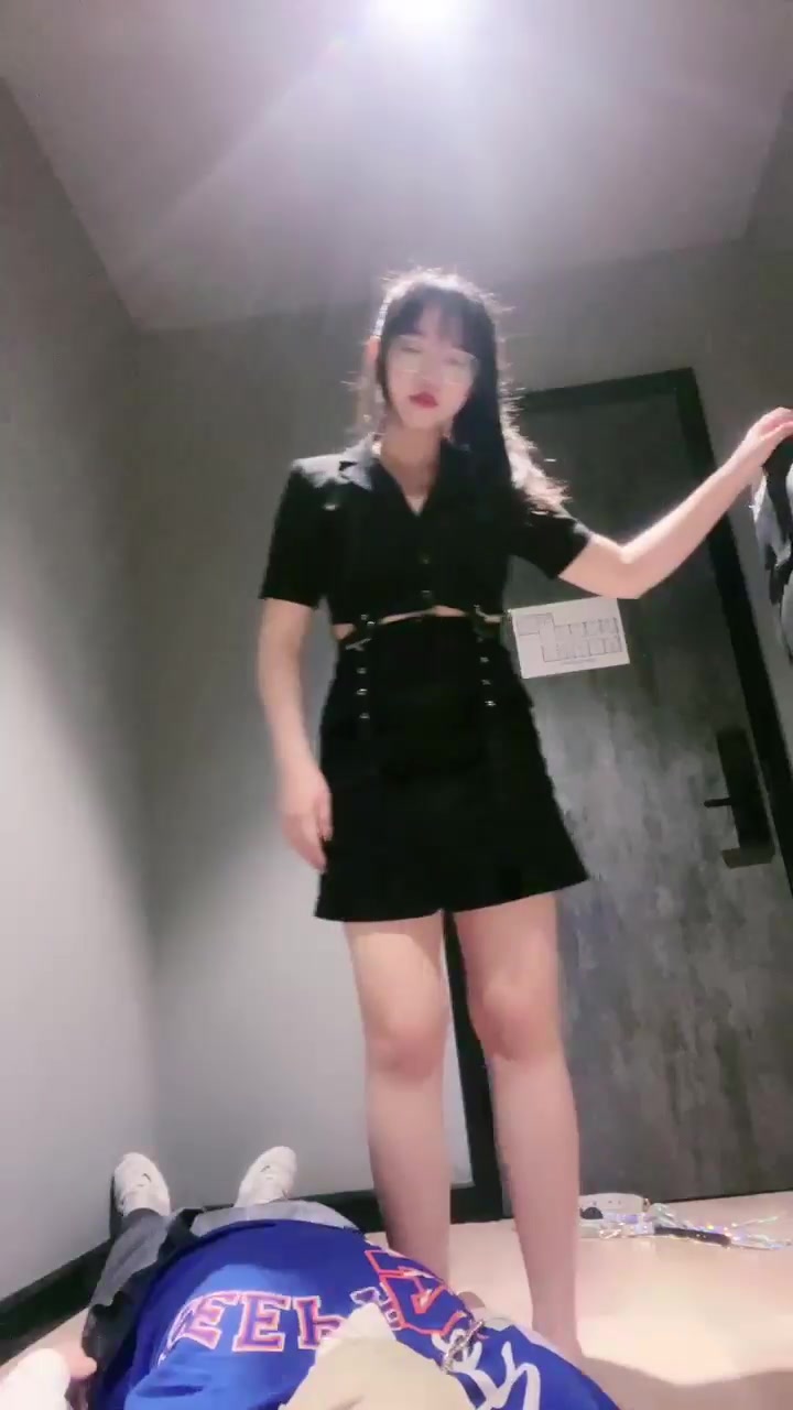 甜桃 调教大一学弟