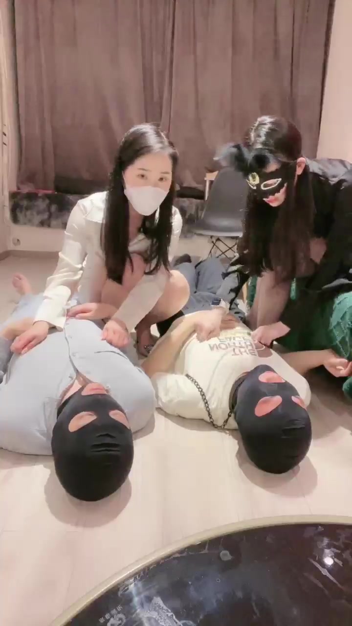 晚晚 和狗奴的老婆一起调教