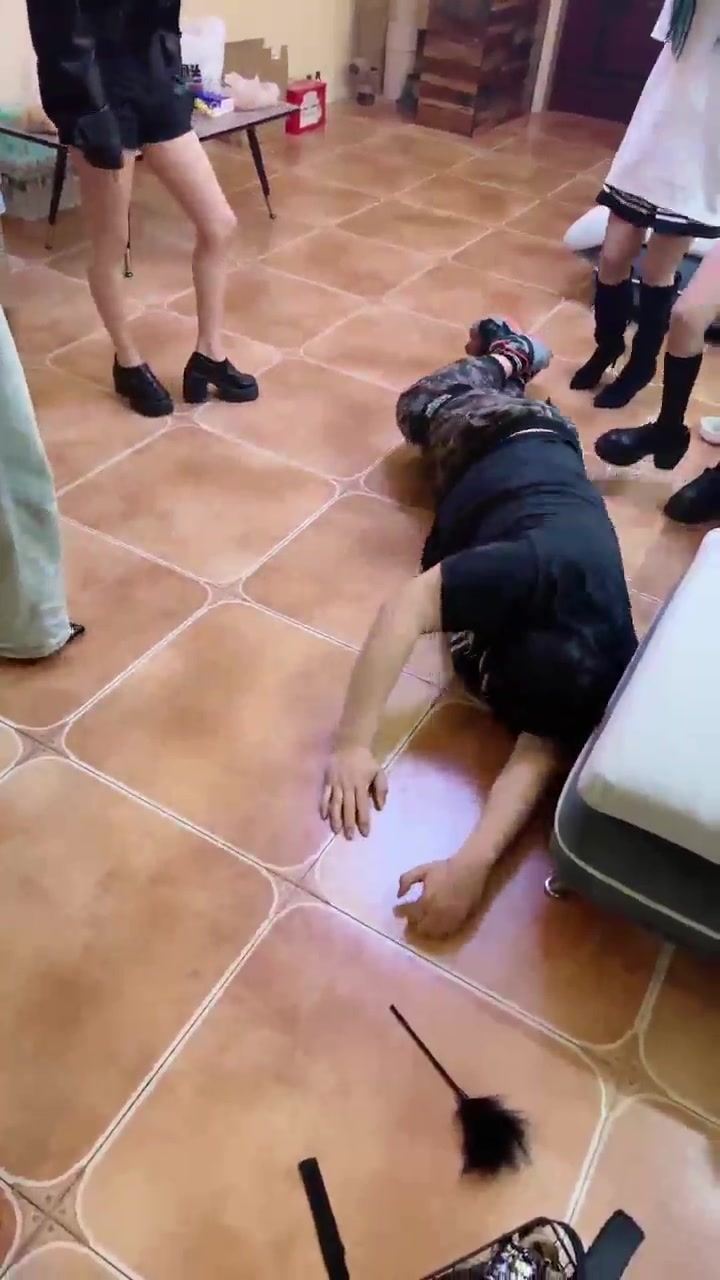 天津女仆 姐妹们一起调教