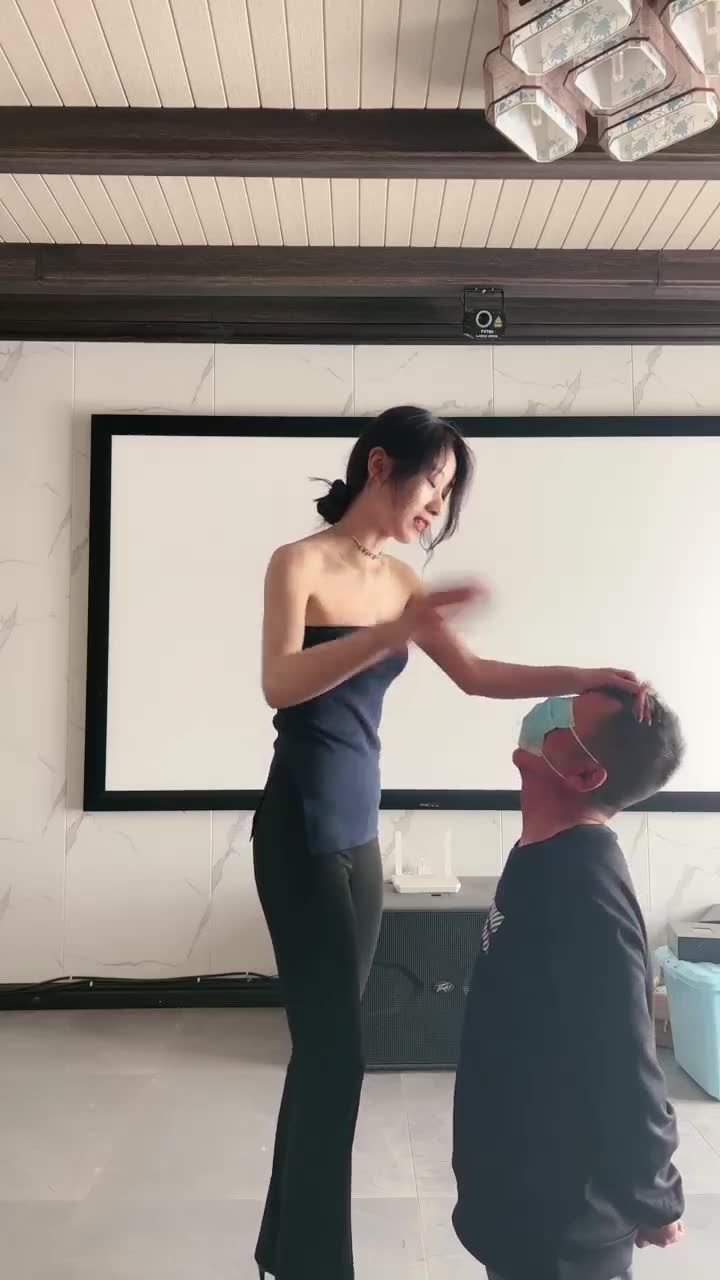 沅芷 超暴力耳光