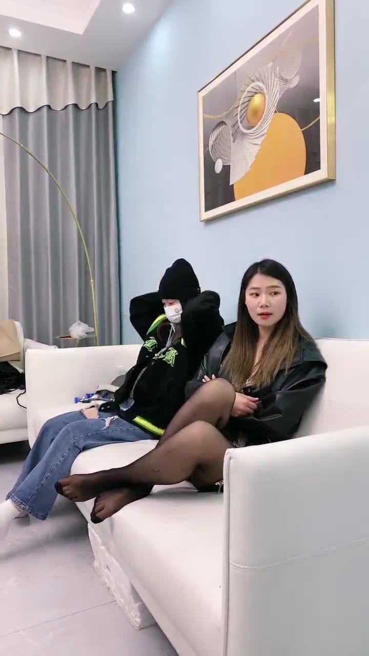 银儿 现实中的闺蜜变成女王 一起调教