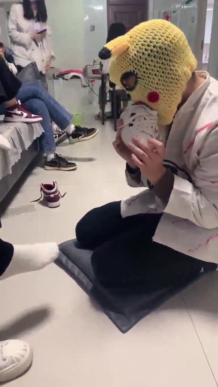 与精神小妹的那些事 惩罚不听话的囚犯