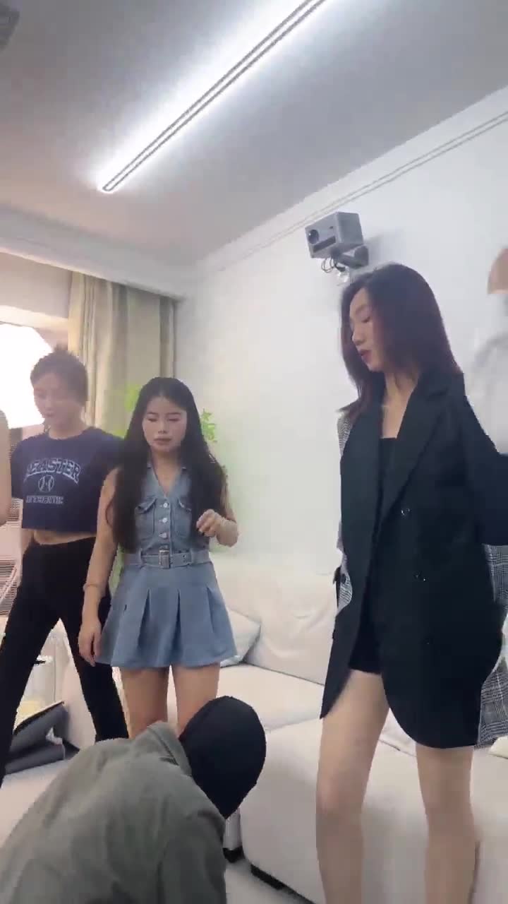 狗哥 六个素人 狂虐贱货