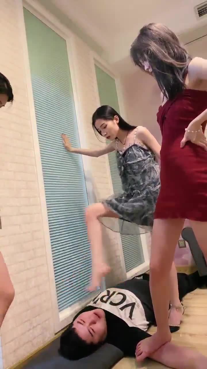 银儿 五位顶级颜值美女 高跟鞋踩踏