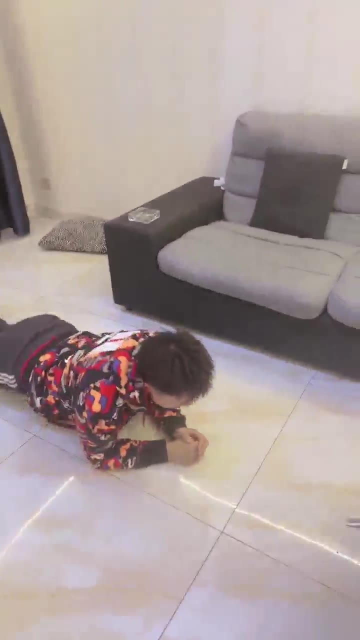 依依子 高强度训练脚奴