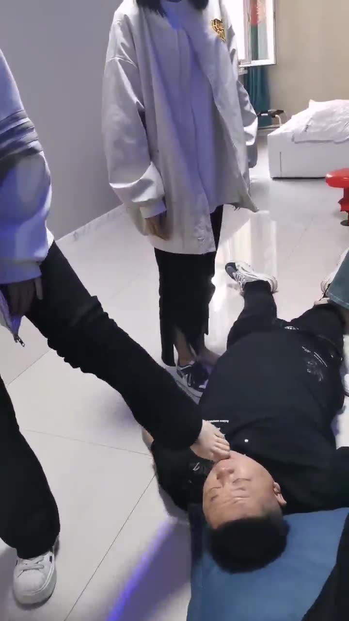 精神小妹 再次被精神小妹深喉
