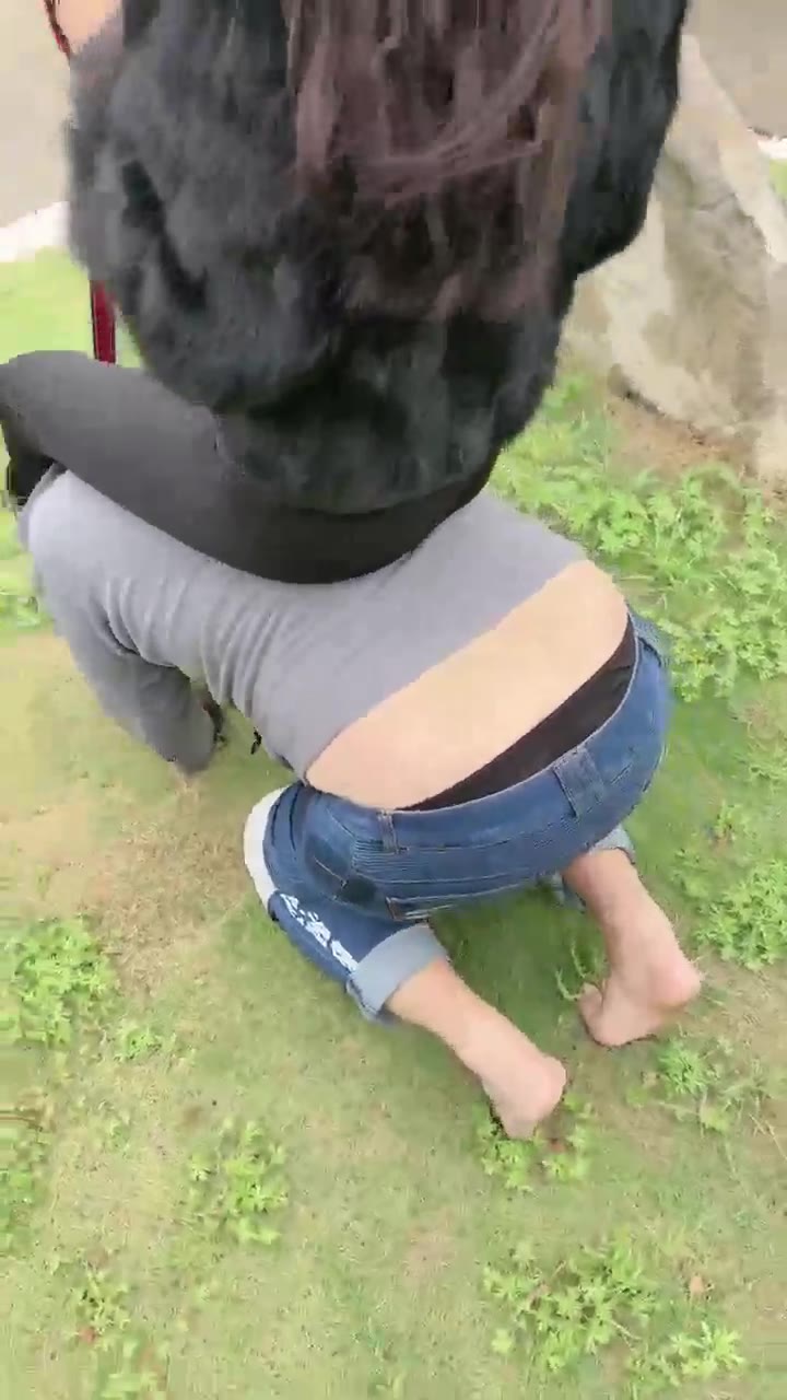 沅芷 雨天户外骑马