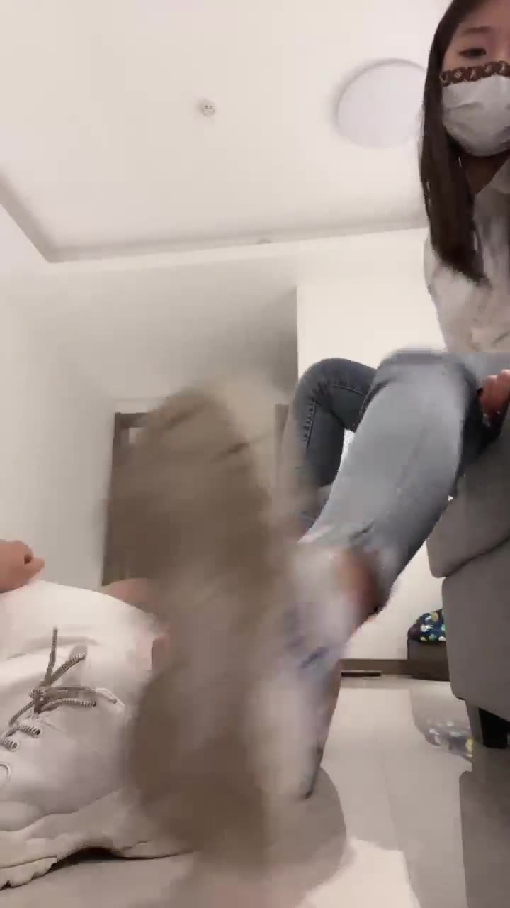 汐言 私奴犯错 被强制圣水