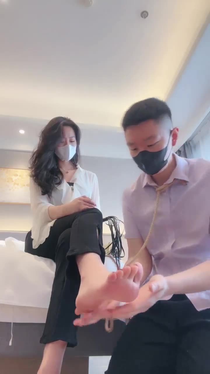 禾未 贴身的家奴 寸步不离的伺候