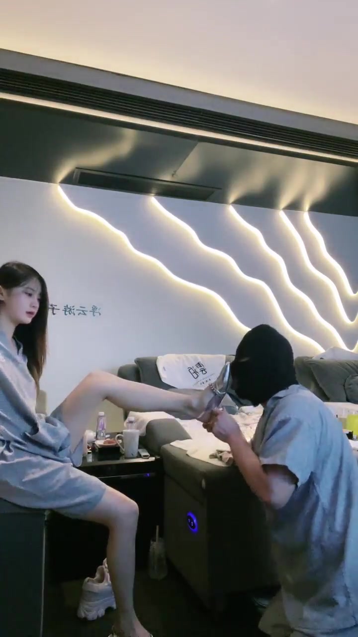 狐狸女皇 足浴店里上课