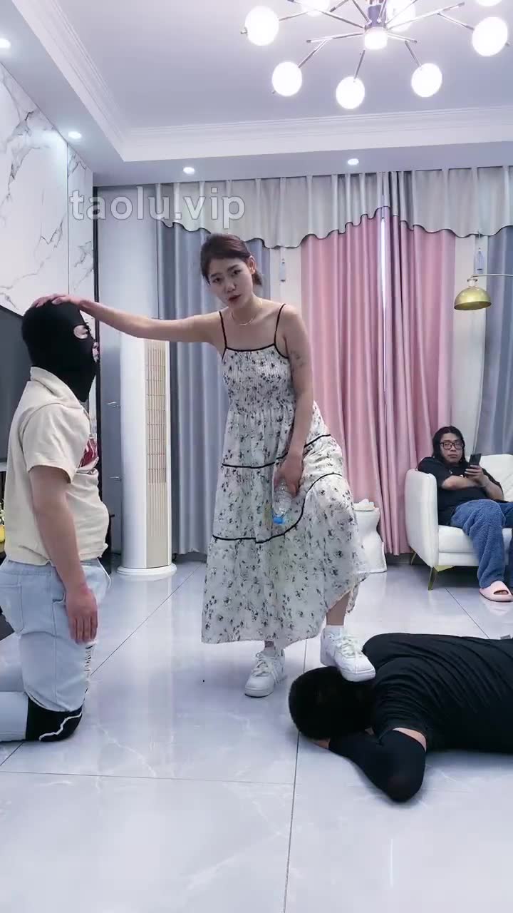 银儿 大嘴巴子抽到极限