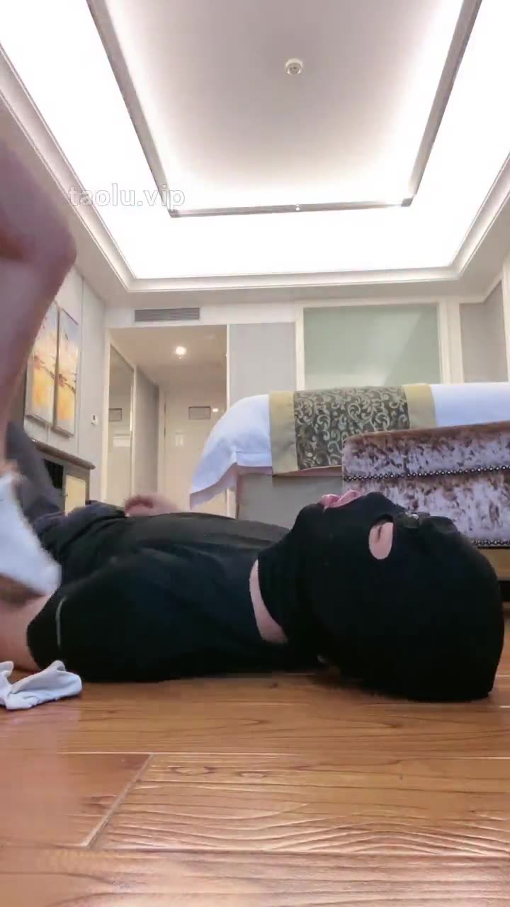 甜一 家奴伺候女主人晨起