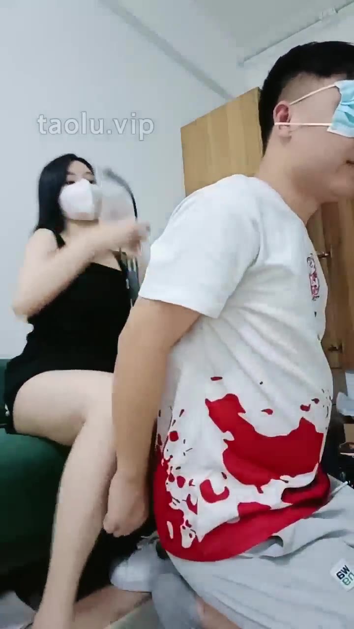 御神 遛狗 钻胯 鞭打 踢裆