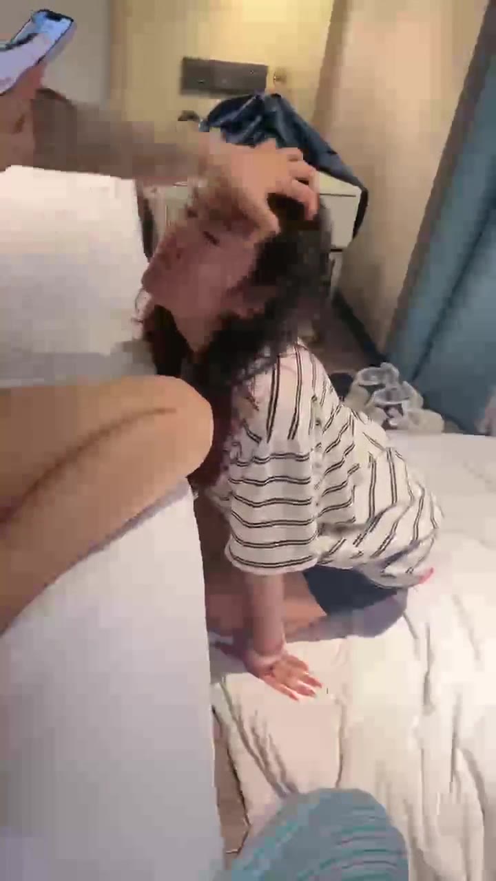 橘子没熟 女室友体验做脚奴