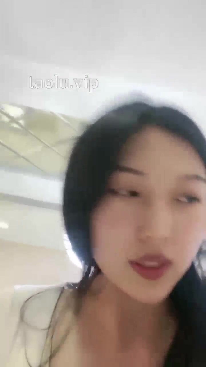 佳佳 继续强制表哥圣水