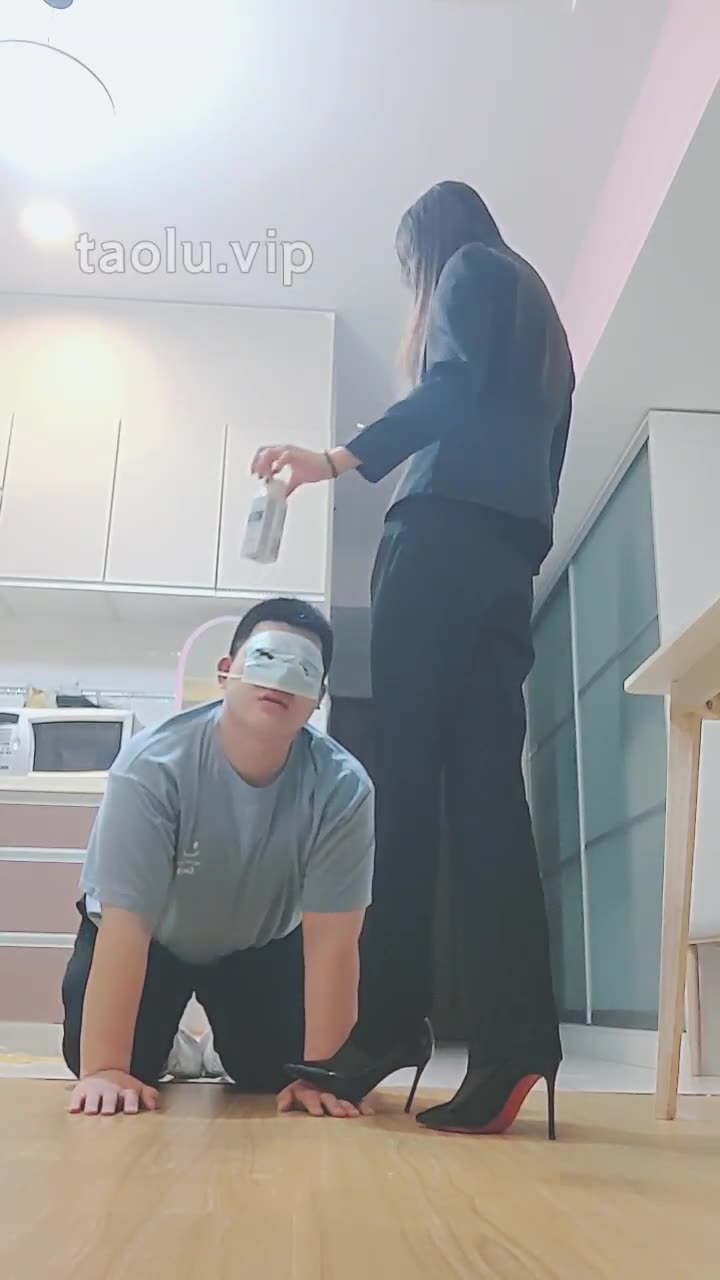 美娜格格 霸道女总裁