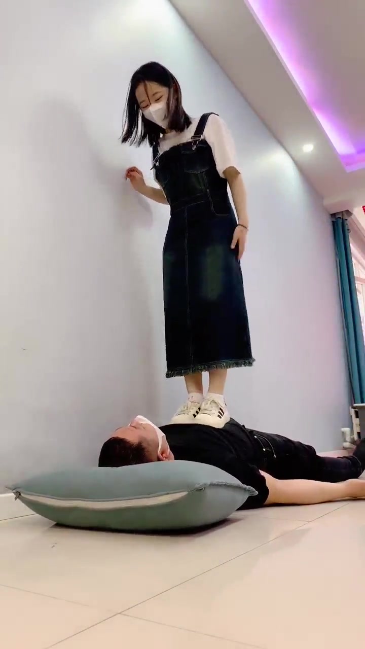 精神小妹 踩踏 预热活动