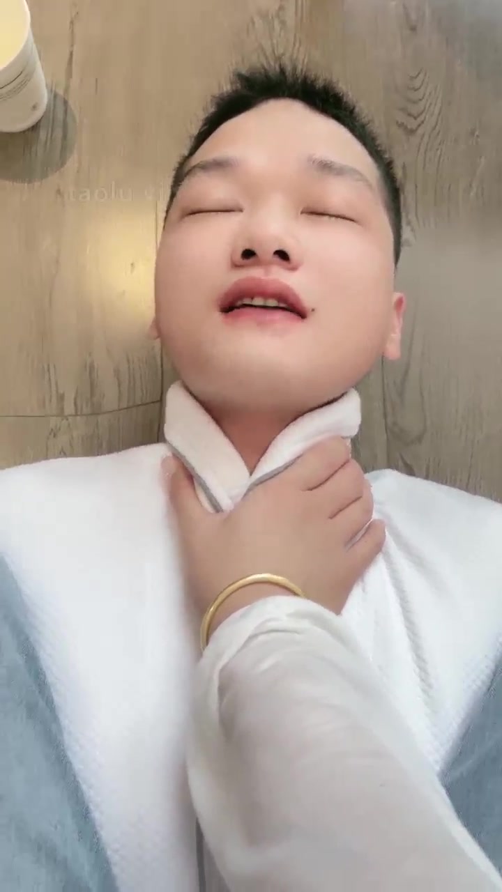 辣妈 调教懦弱的小个子贱货