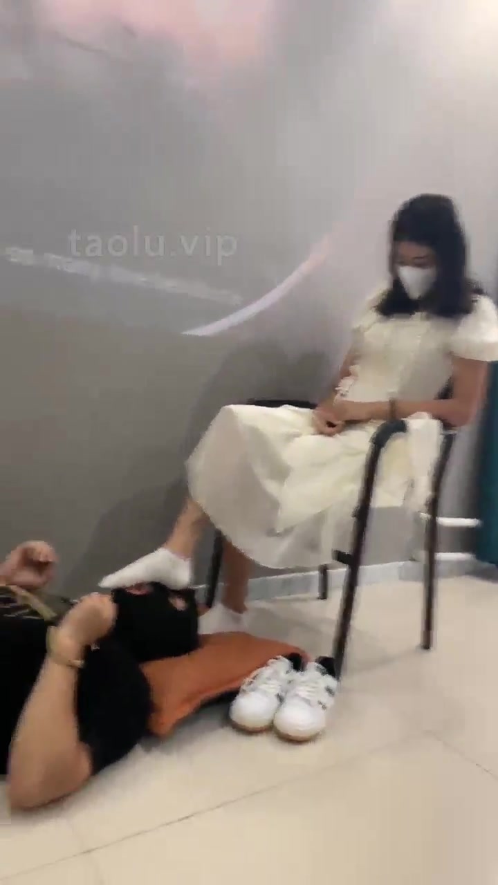 精神小妹 五个女王疯狂玩弄男奴