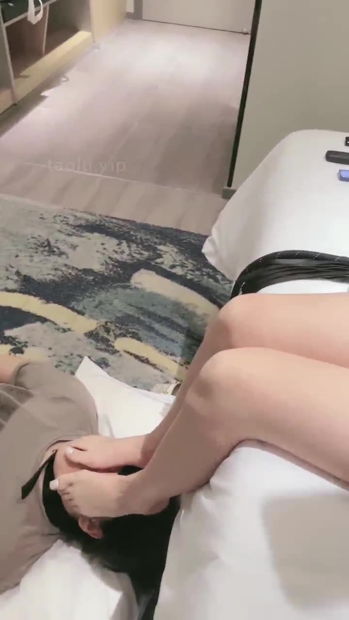 尤黎 女奴 能坚持多久