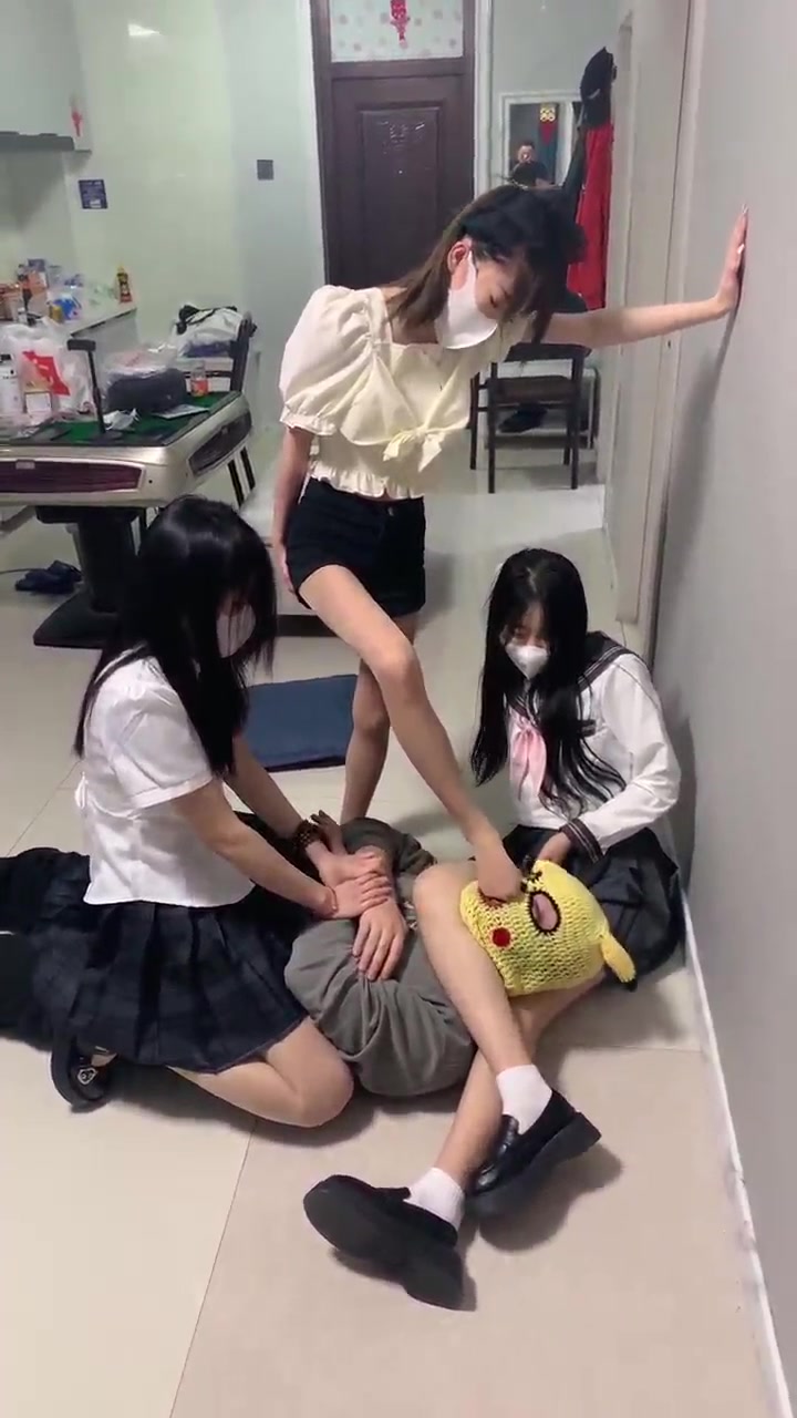 精神小妹 首次尝试club调教