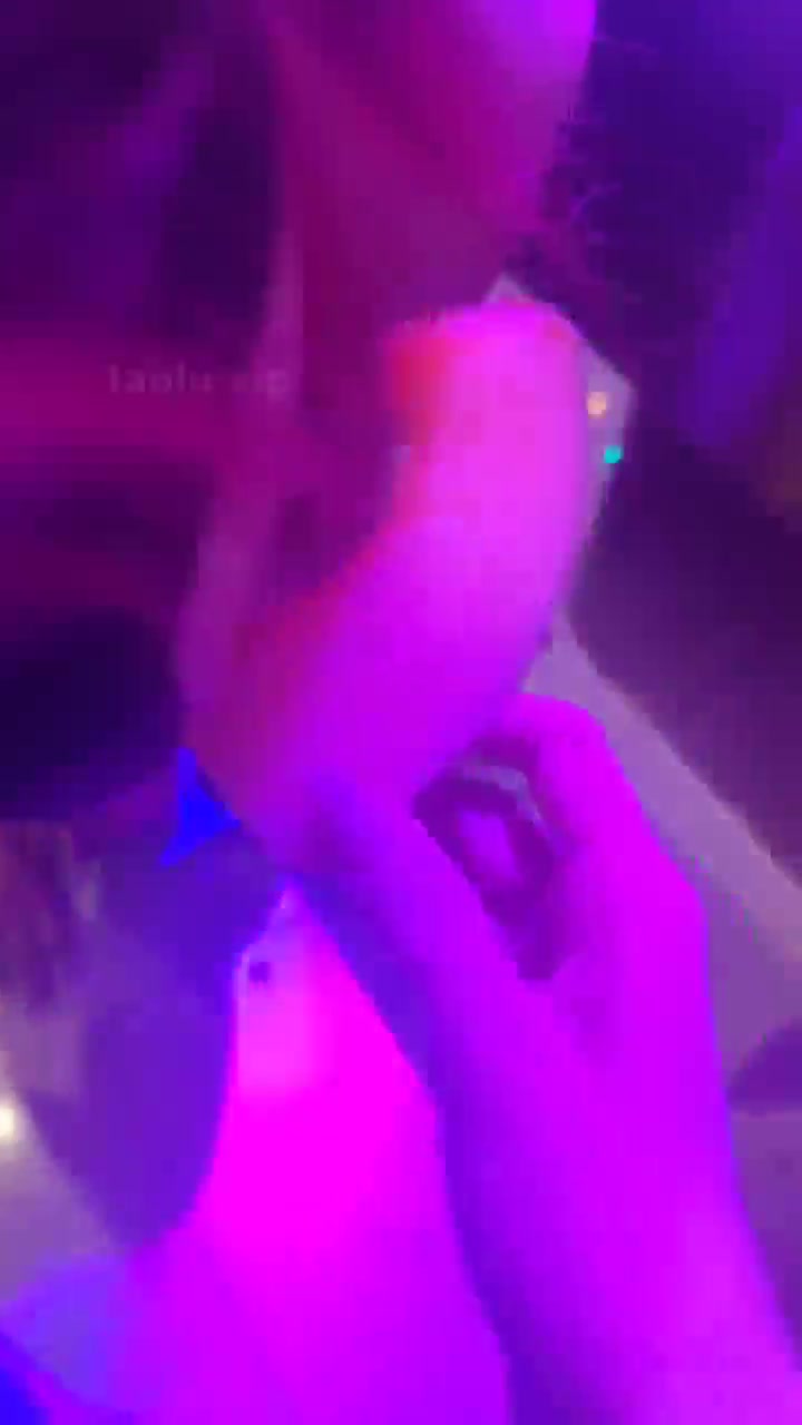 性感小女仆 在歌厅里被玩