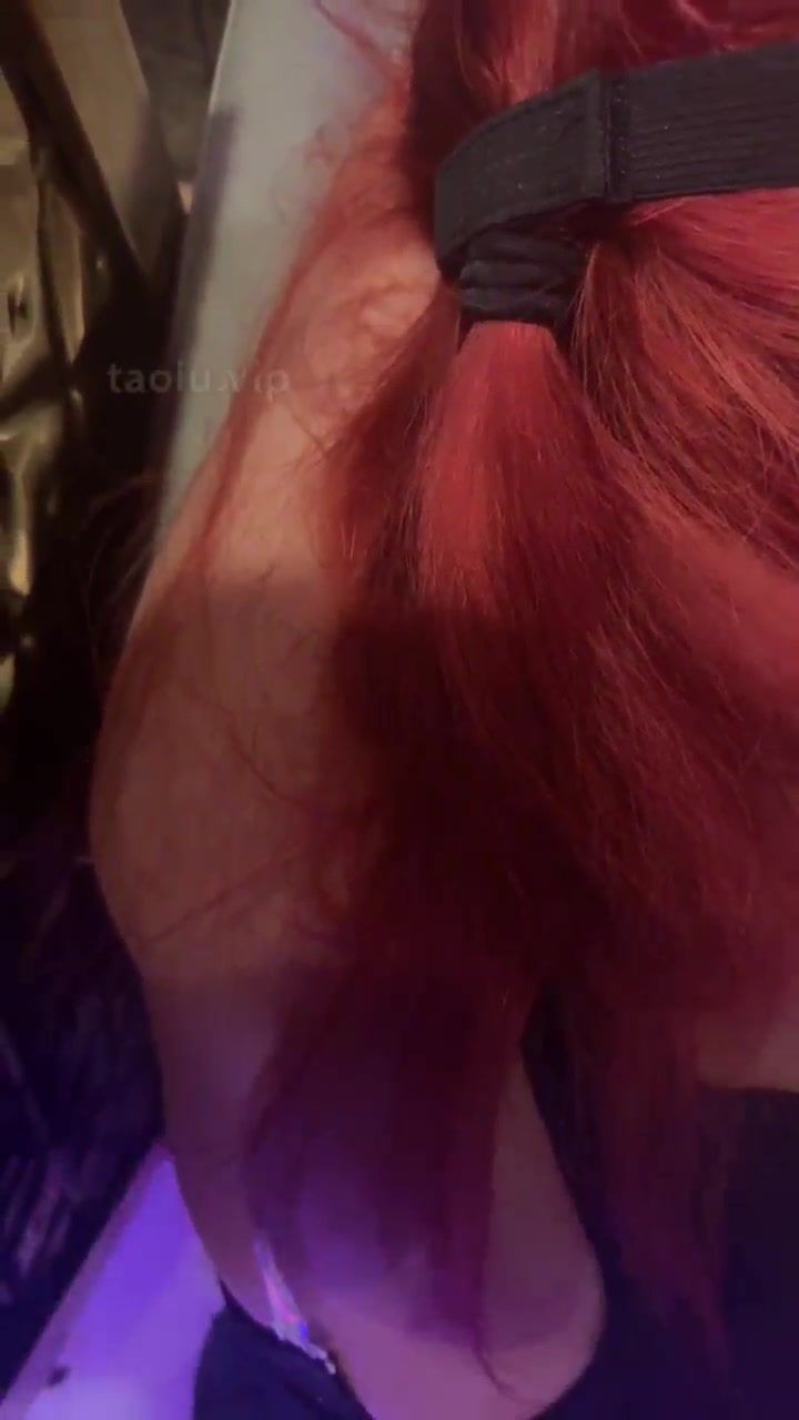 性感小女仆 在歌厅里被玩