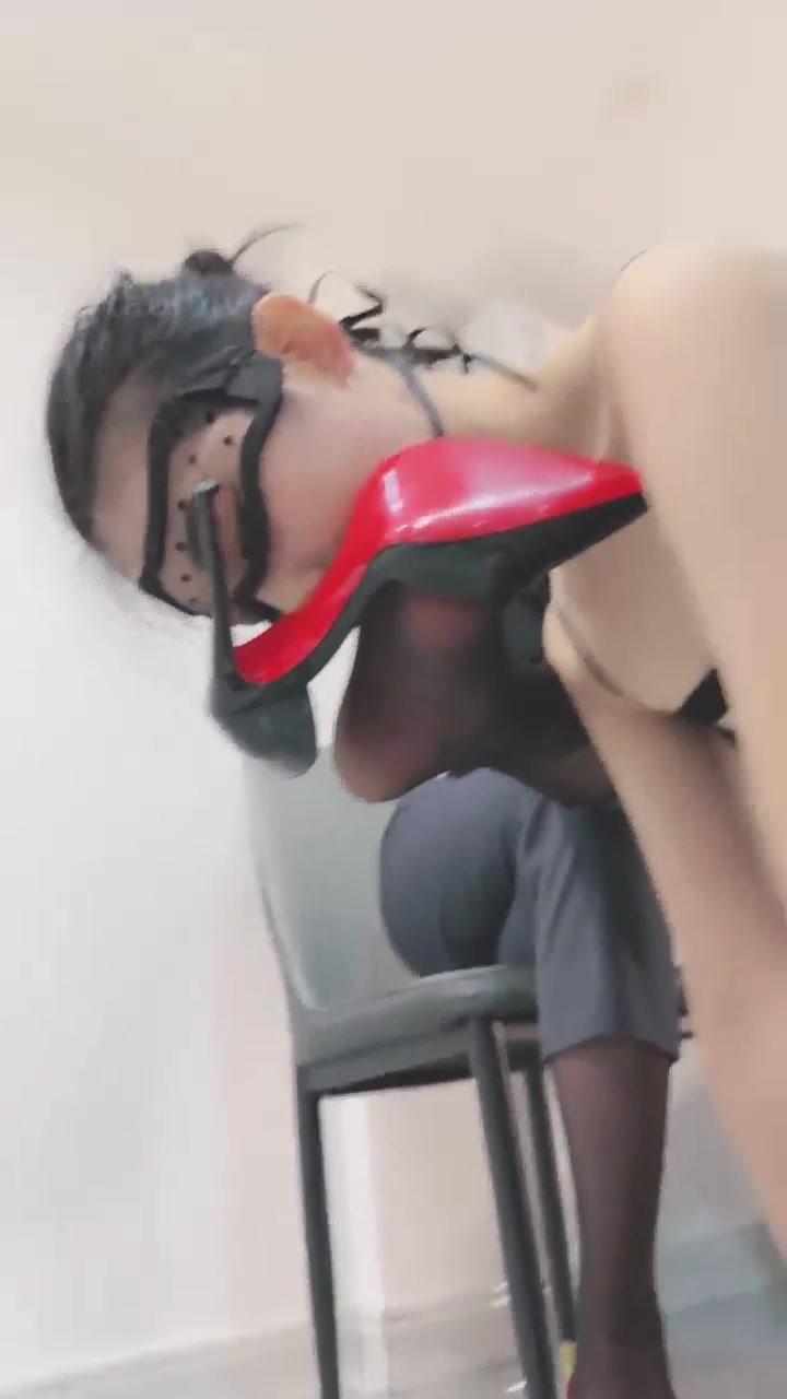 爱神 零零后的母畜发情了