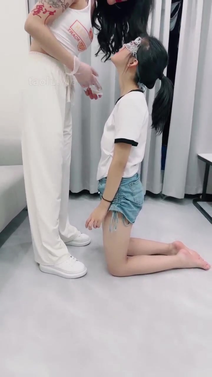 爱神 女仆和呕吐物